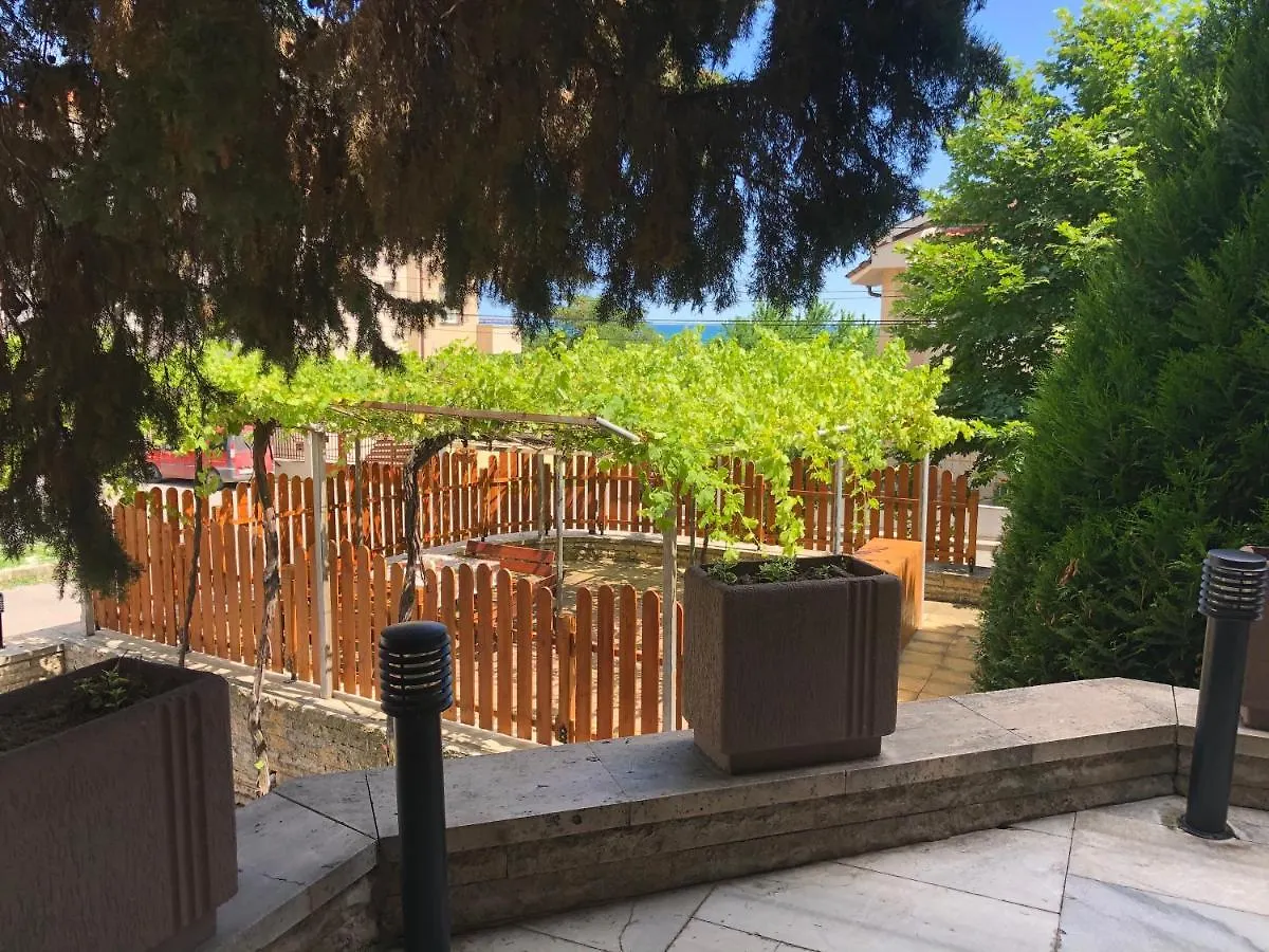 Relax Sarafovo Hostel Burgas